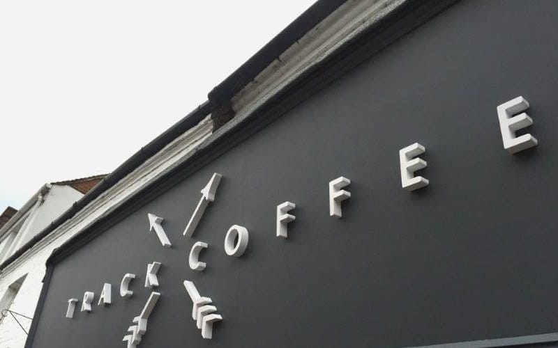 مواد و دوام در طراحی تابلو